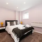 Peaceful Stylish Oasis 2 Minutes From Station Pass The Keys