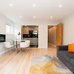 Peaceful Stylish Oasis 2 Minutes From Station Pass The Keys