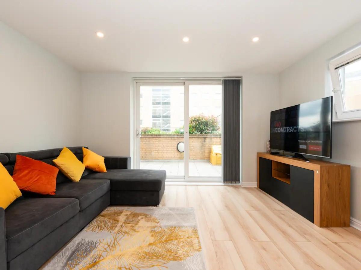 Peaceful Stylish Oasis 2 Minutes From Station Pass The Keys Apartment *