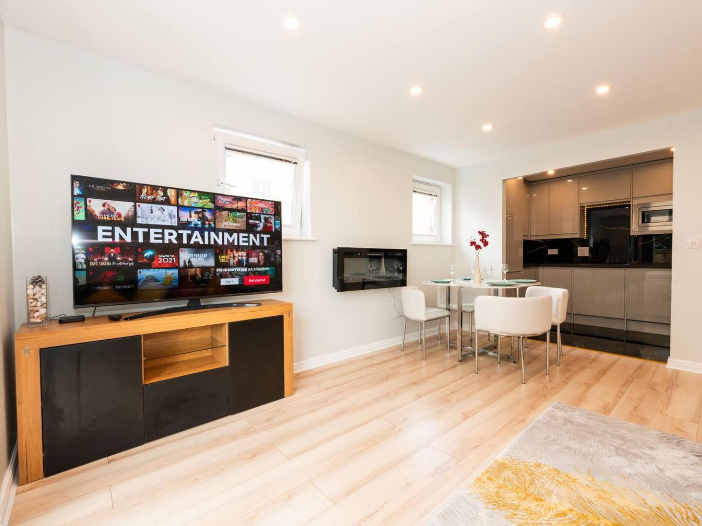 Apartment Peaceful Stylish Oasis 2 Minutes From Station Pass The Keys